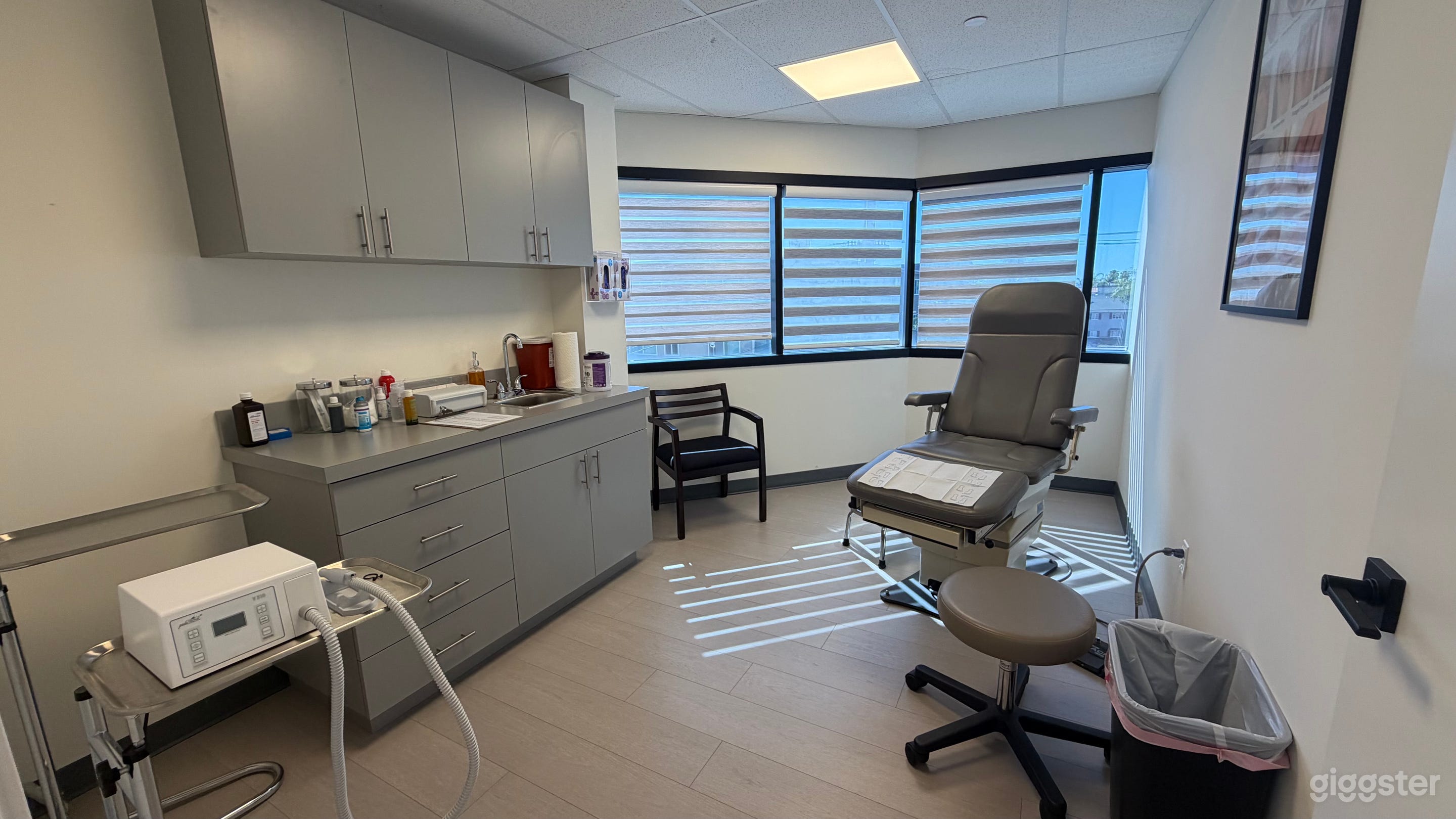 Modern Doctors and medical offices Photo 4