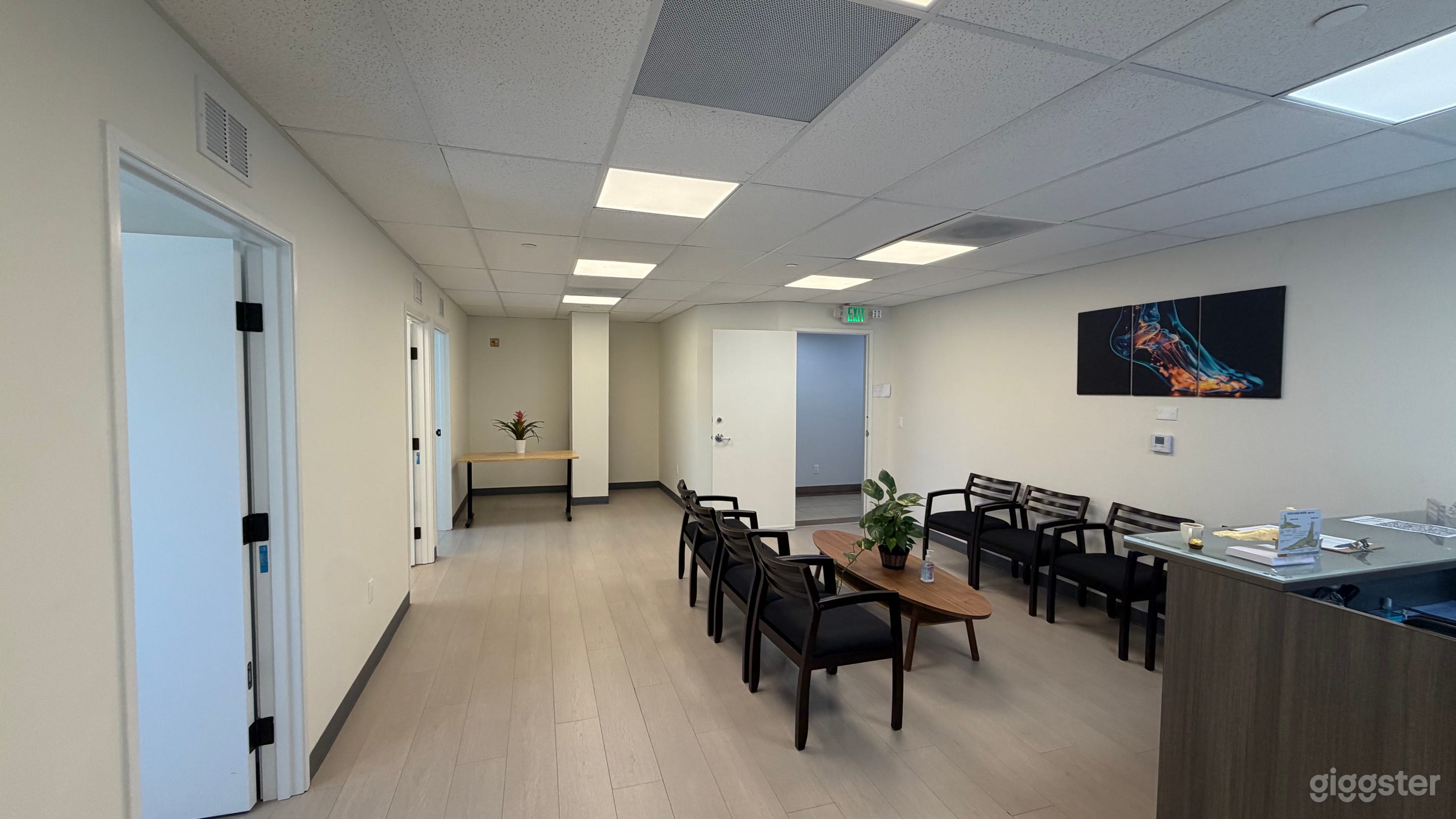 Modern Doctors and medical offices Photo 1