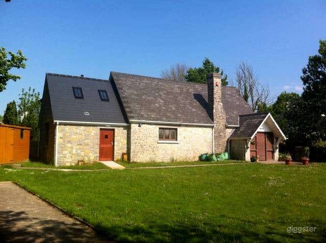 Gorgeous Village Hall for Any Kind of Events Photo 4