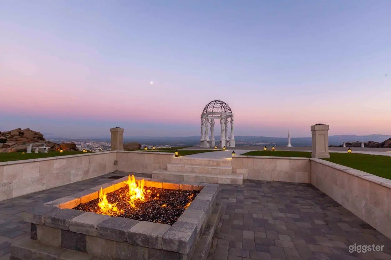 Hilltop Estate Backyard Photo 1