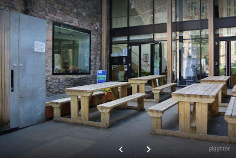 Historic Old Town in Edinburgh Photo 2