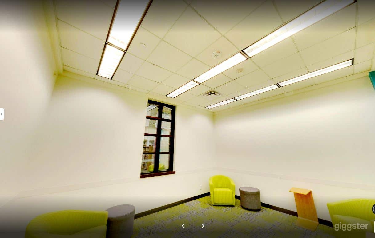 Greenery library small meeting room in Jones creek branch Photo 2