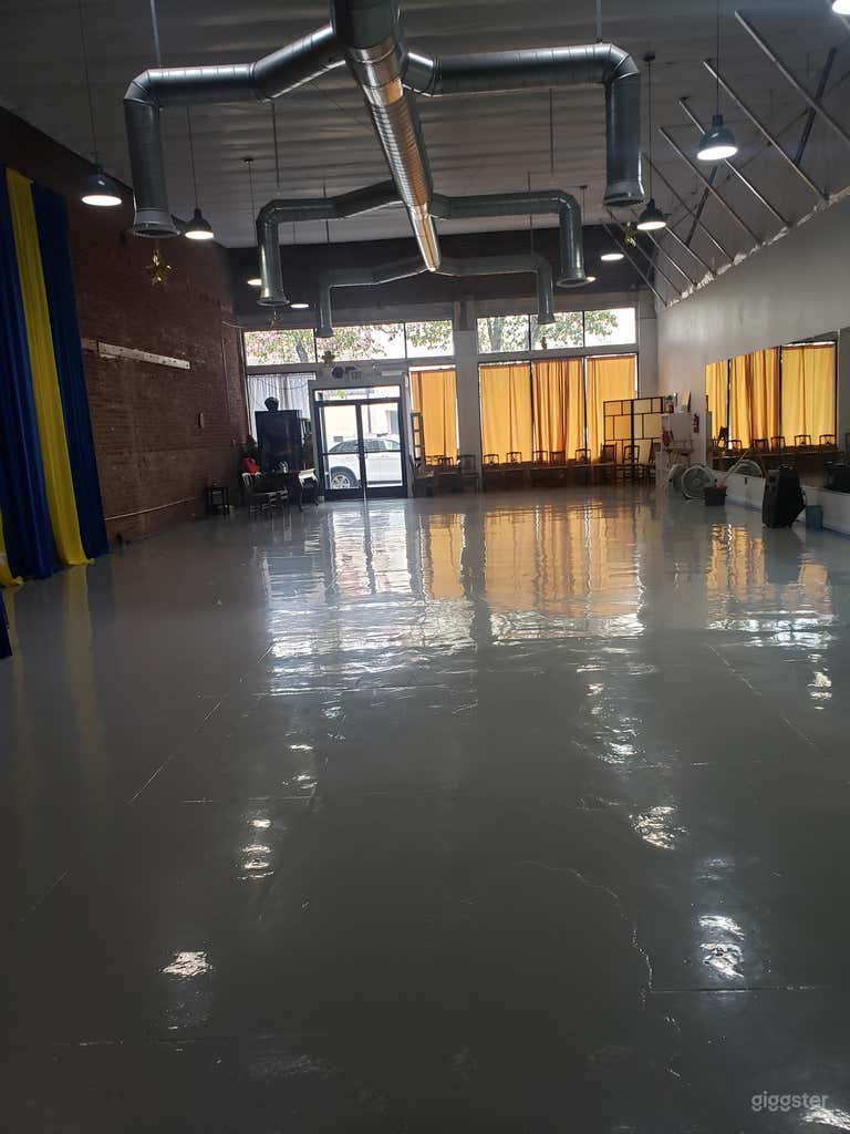  Impresionante Estudio de Danza Más Grande en Pomona 