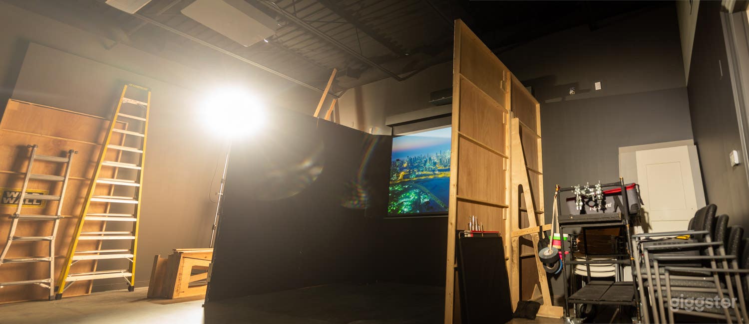 Film &amp; Commercial Studio in Burlington Ontario Photo 3