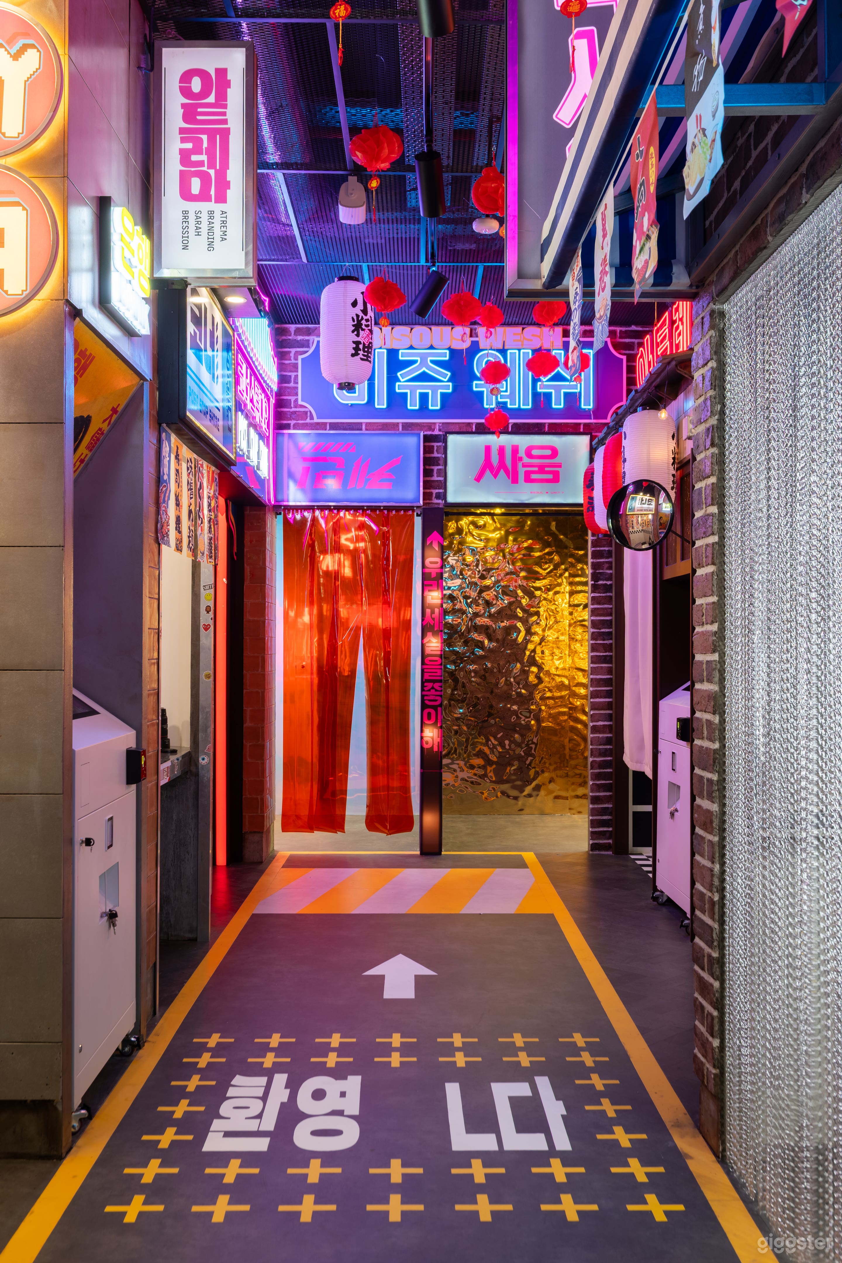 Photo de 16 décors immersifs pour le cinéma & rue coréenne intérieure 3