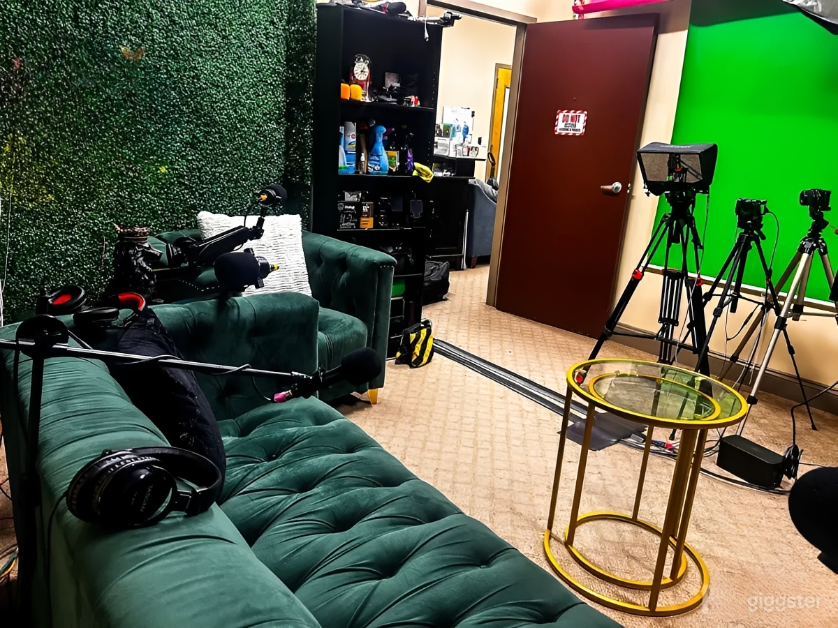 Exclusive Podcast Recording Studio Photo 4