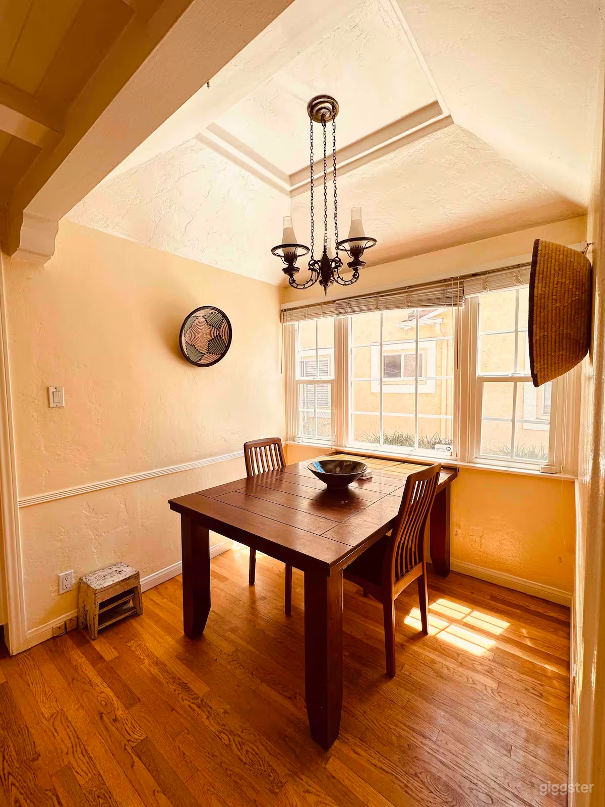 Mid Century Modern Home with Grand Piano Photo 2