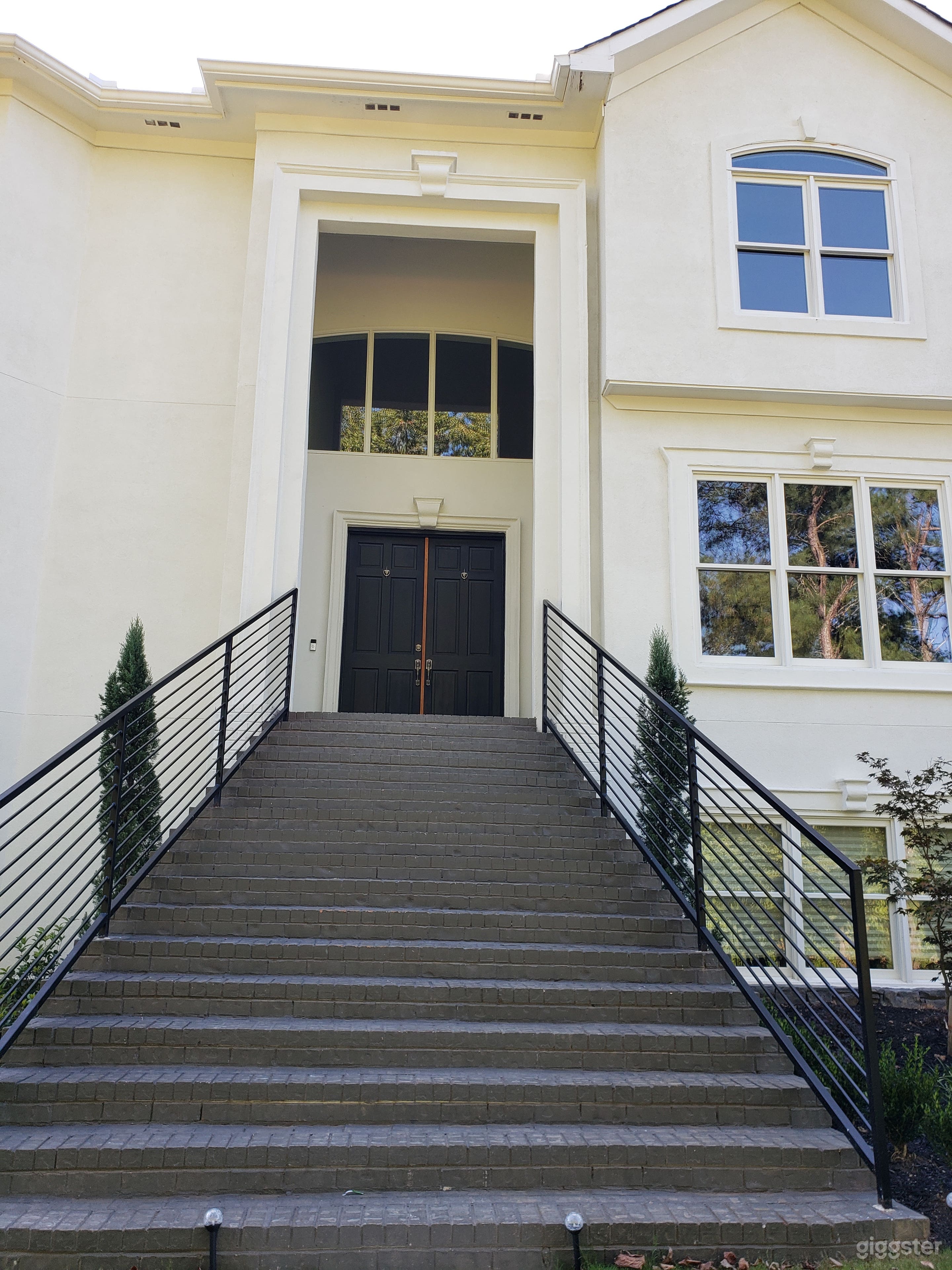 White Stucco Beauty Photo 1