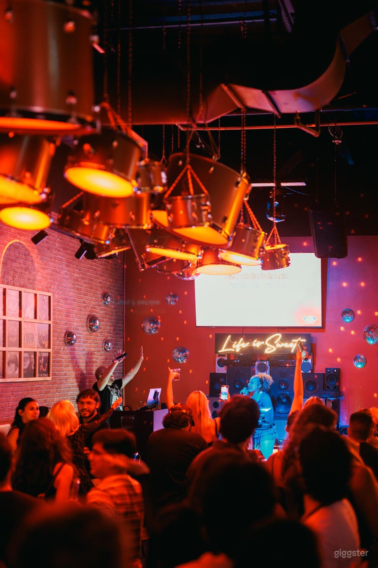  Vibrant Karaoke Bar & Event Venue in the Heart of Wynwood 