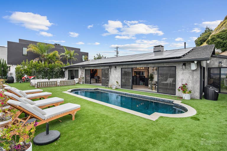  Exquisite LA View Home w/ Pool & Jacuzzi  