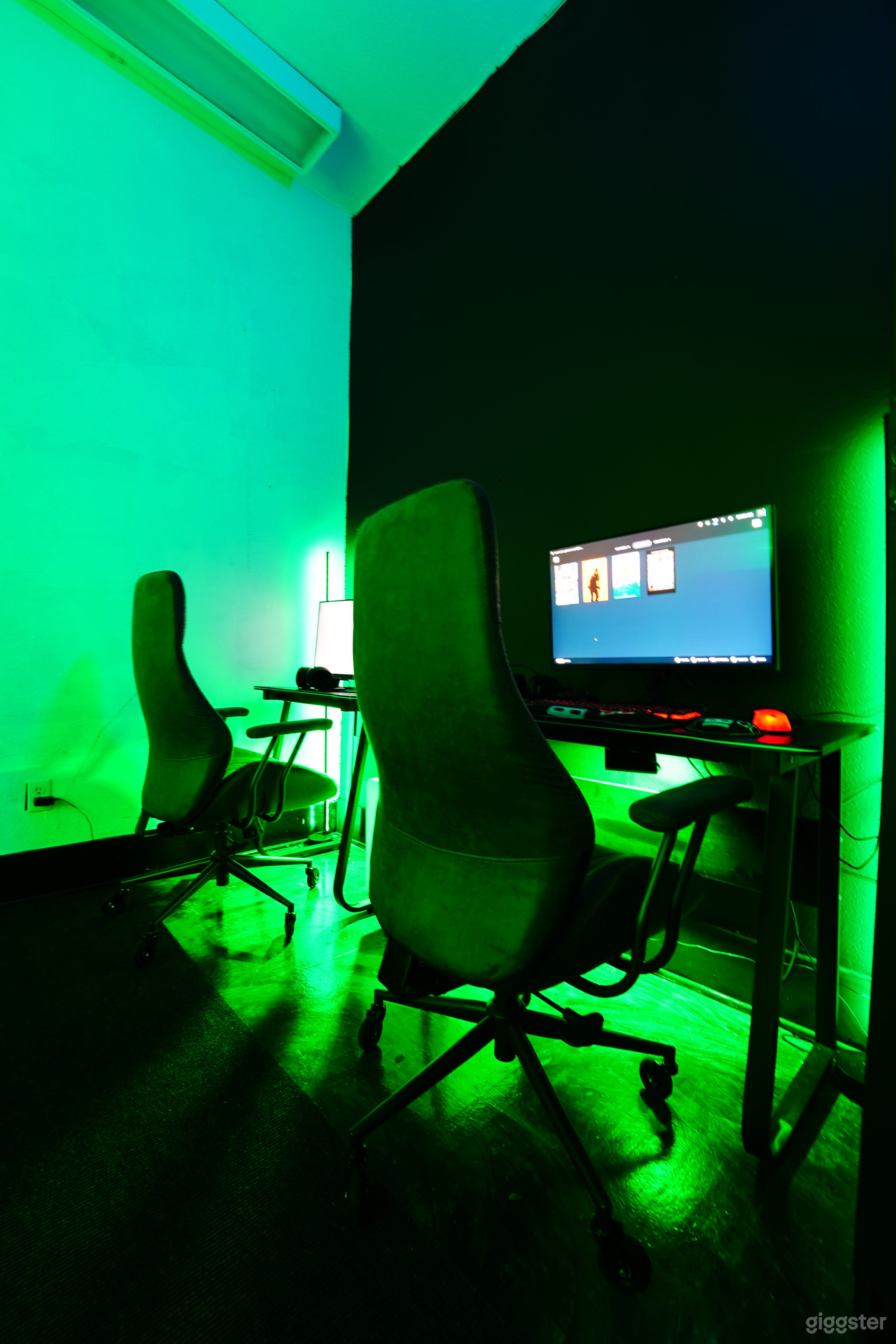 Downtown Riverside +18 gaming lounge Photo 1