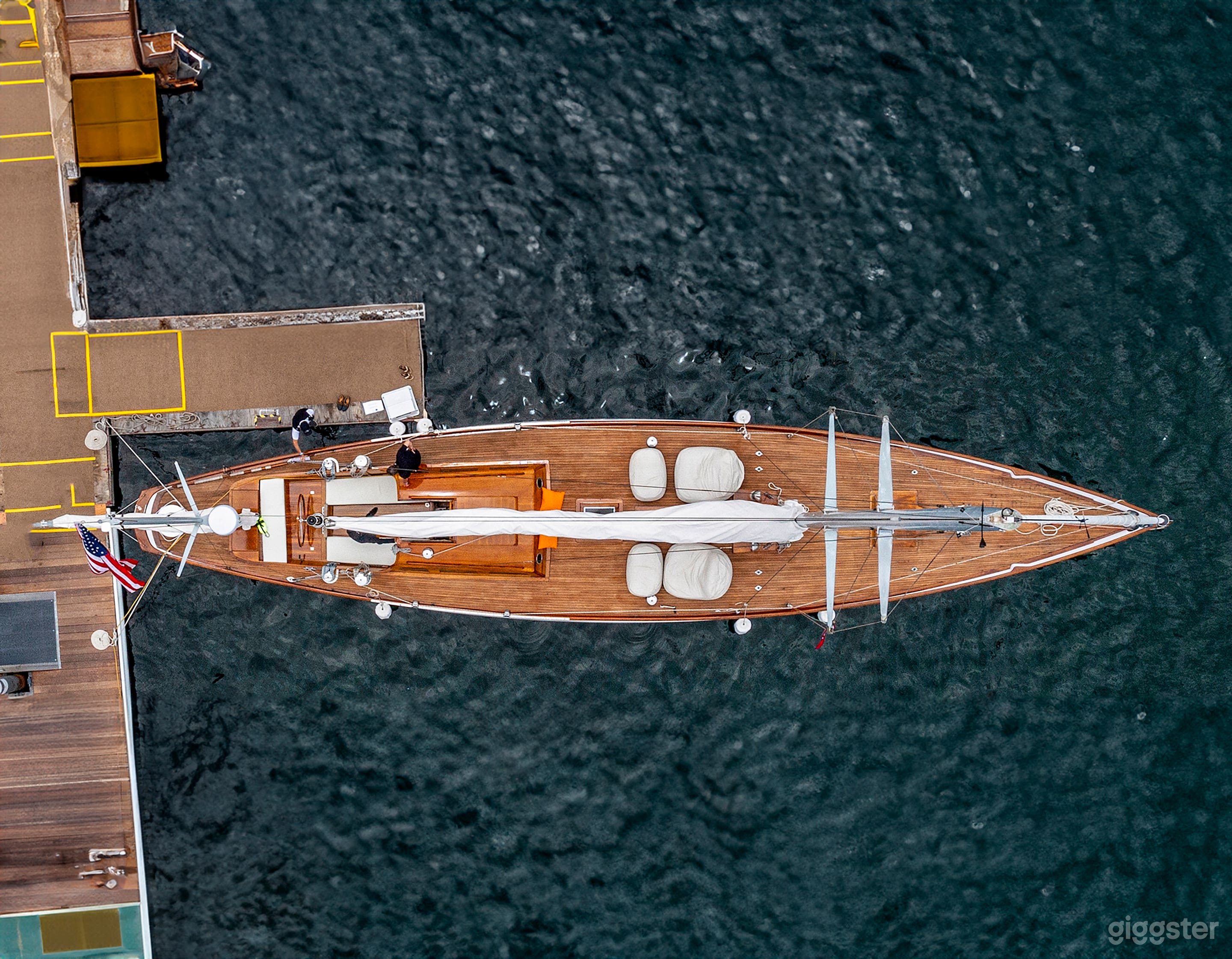 Classic Yacht Photo 3