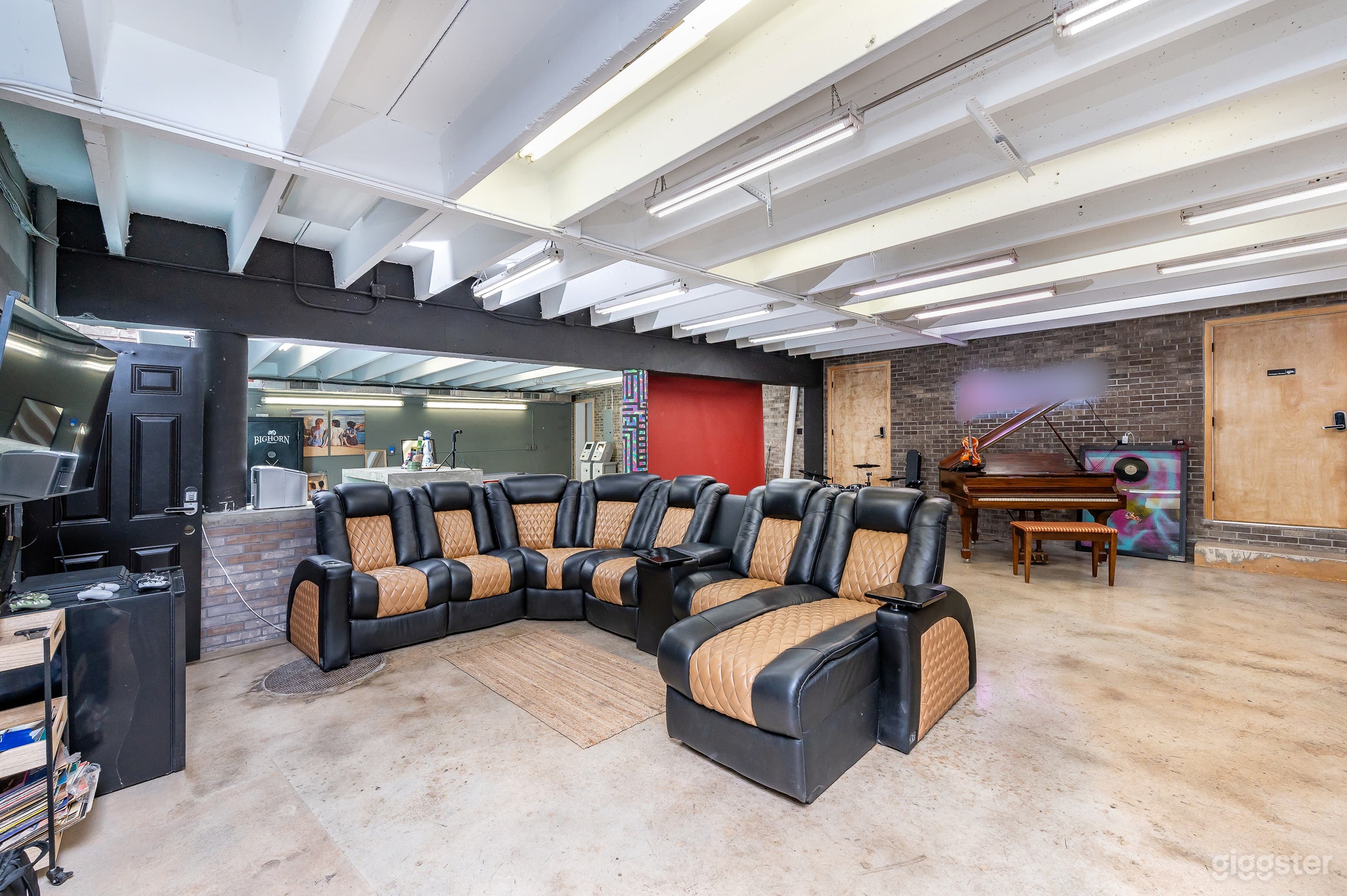 Miami's Premier Recording Studio (Buyout) Photo 2