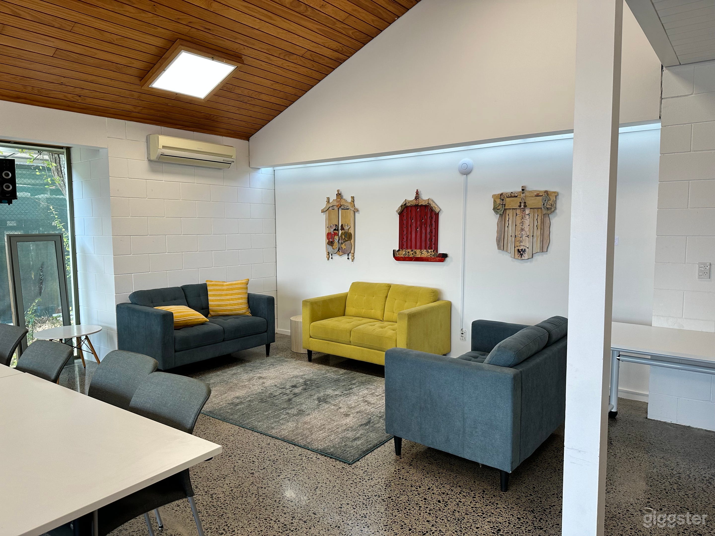 Kononia Room Photo 3