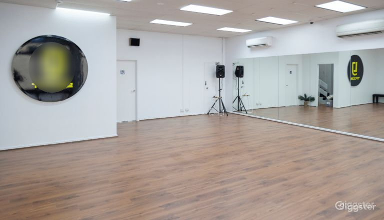  MITTELGROßES STUDIO 