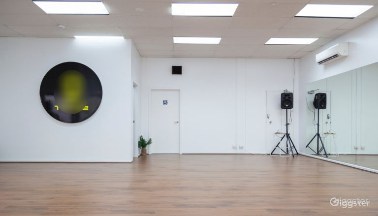 MEDIUM STUDIO Photo 1