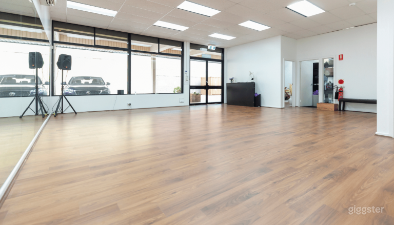 MEDIUM STUDIO Photo 3