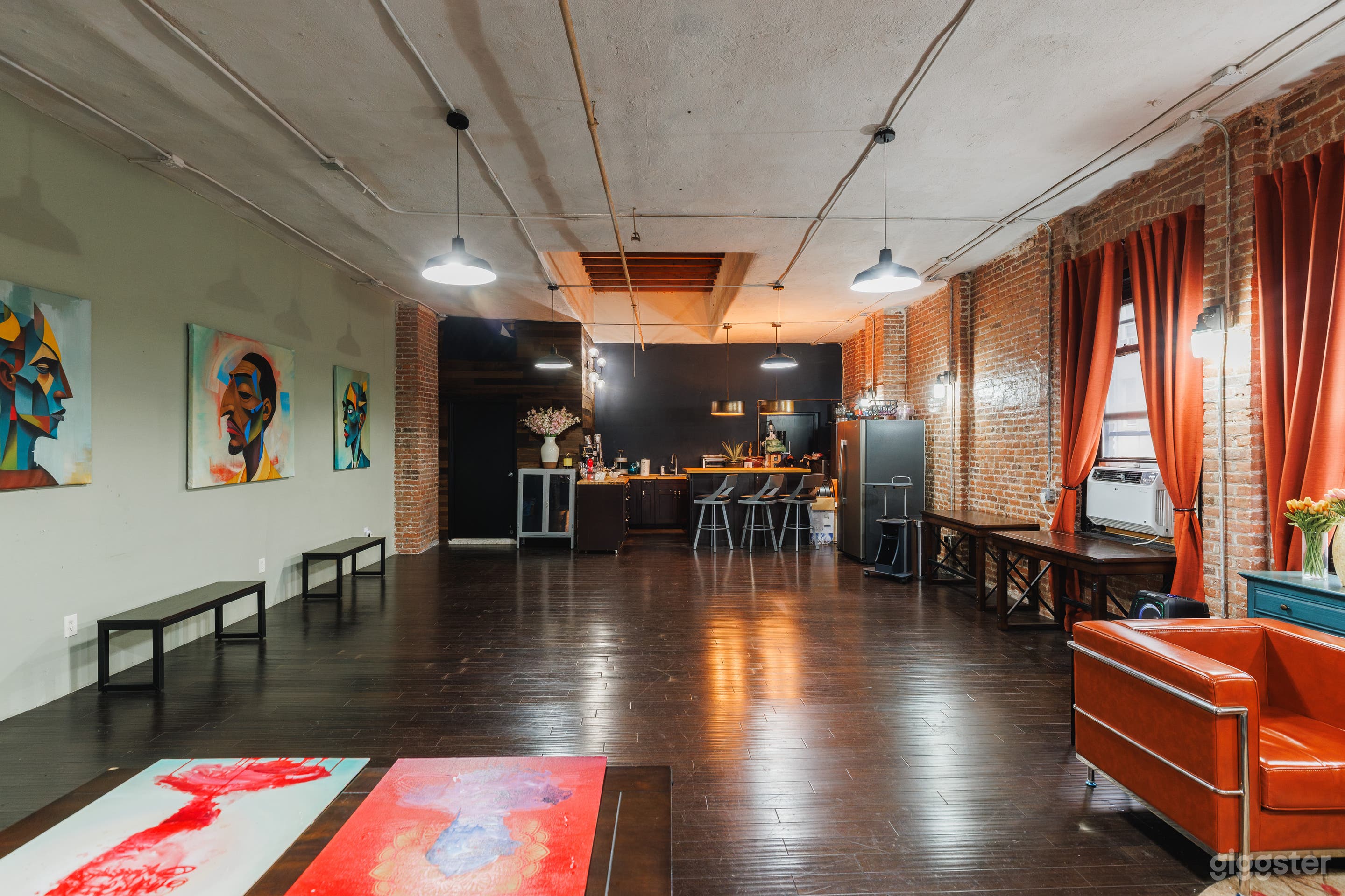 Industrial Eclectic Loft with Great Ambiance Photo 4