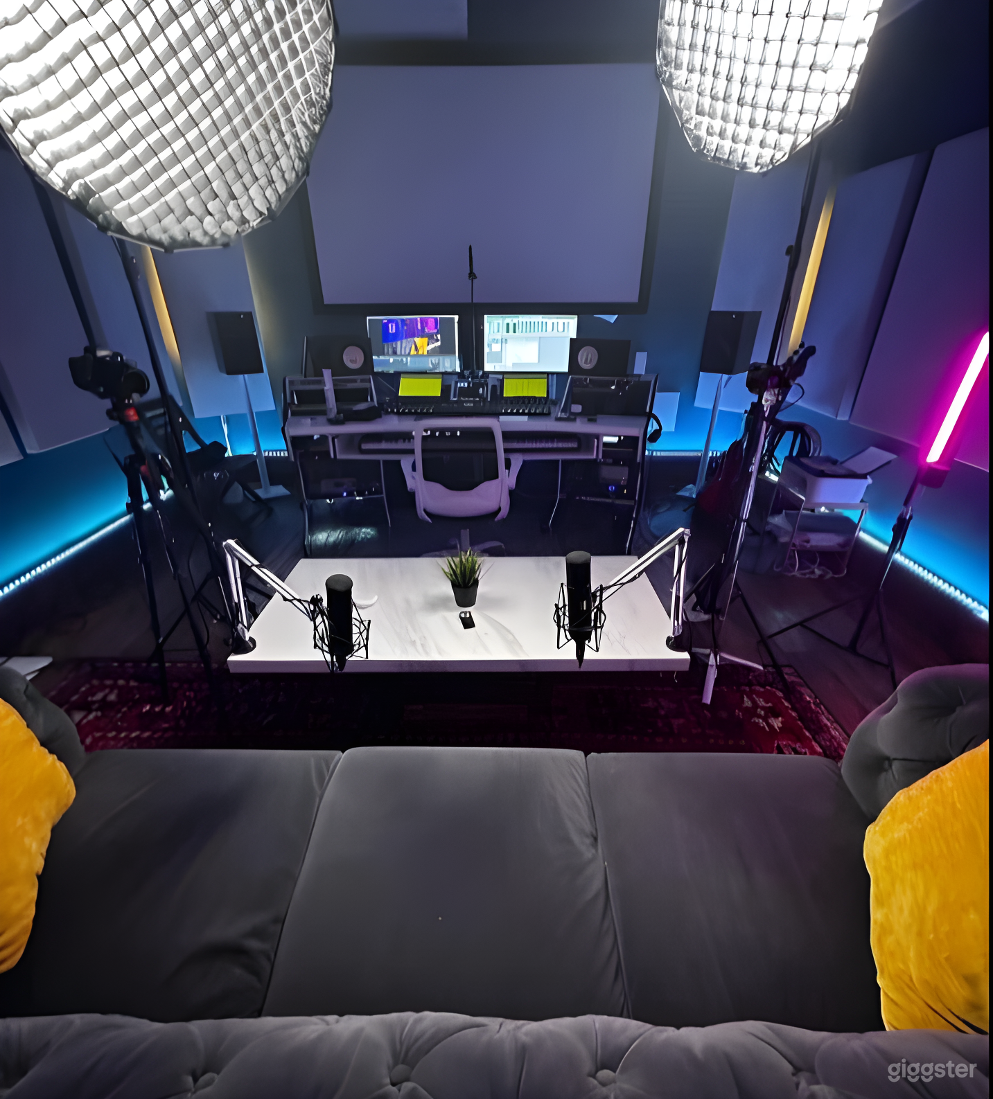 Luxe Podcast Recording Studio Photo 4