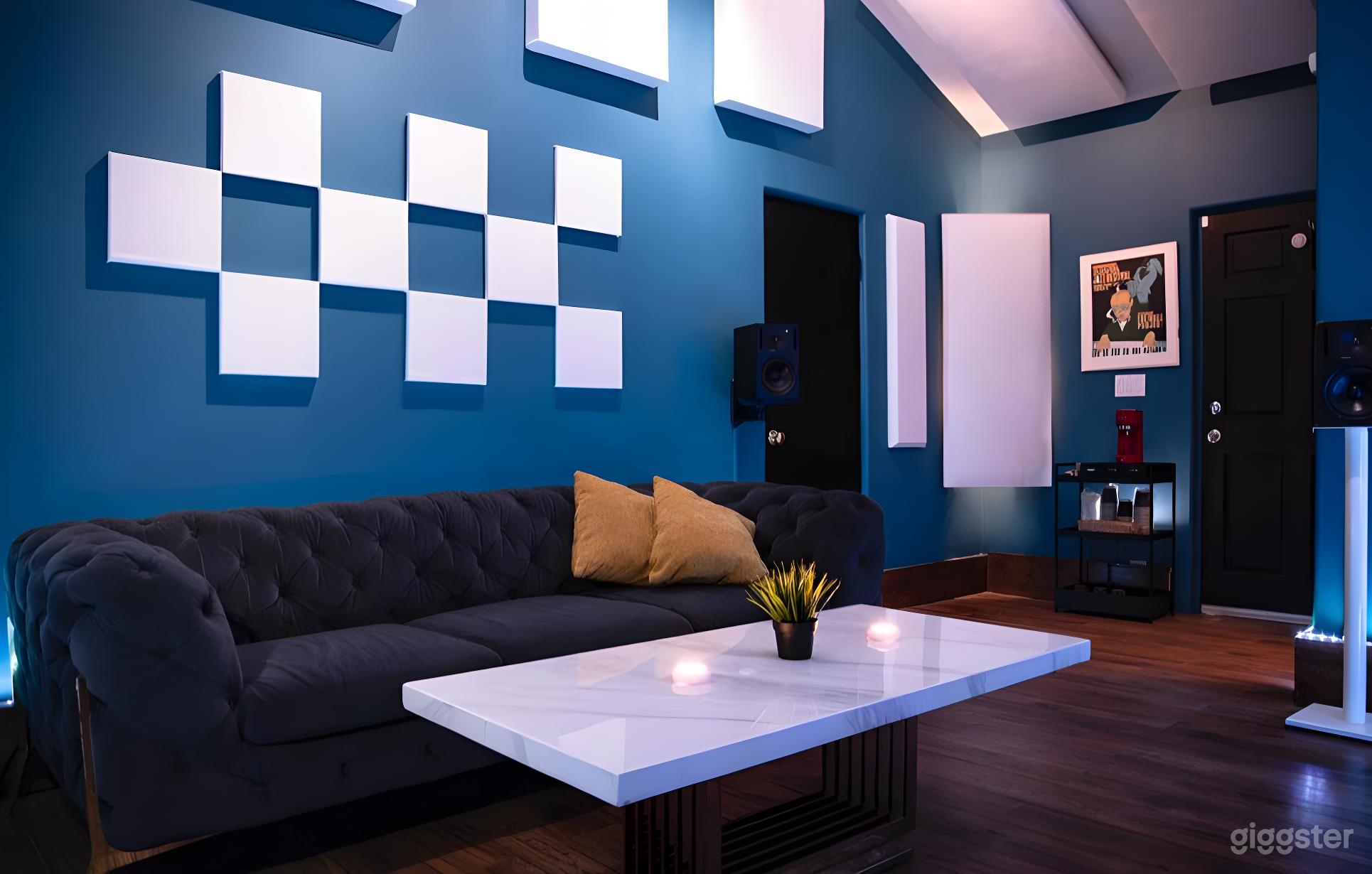 Luxe Podcast Recording Studio Photo 3