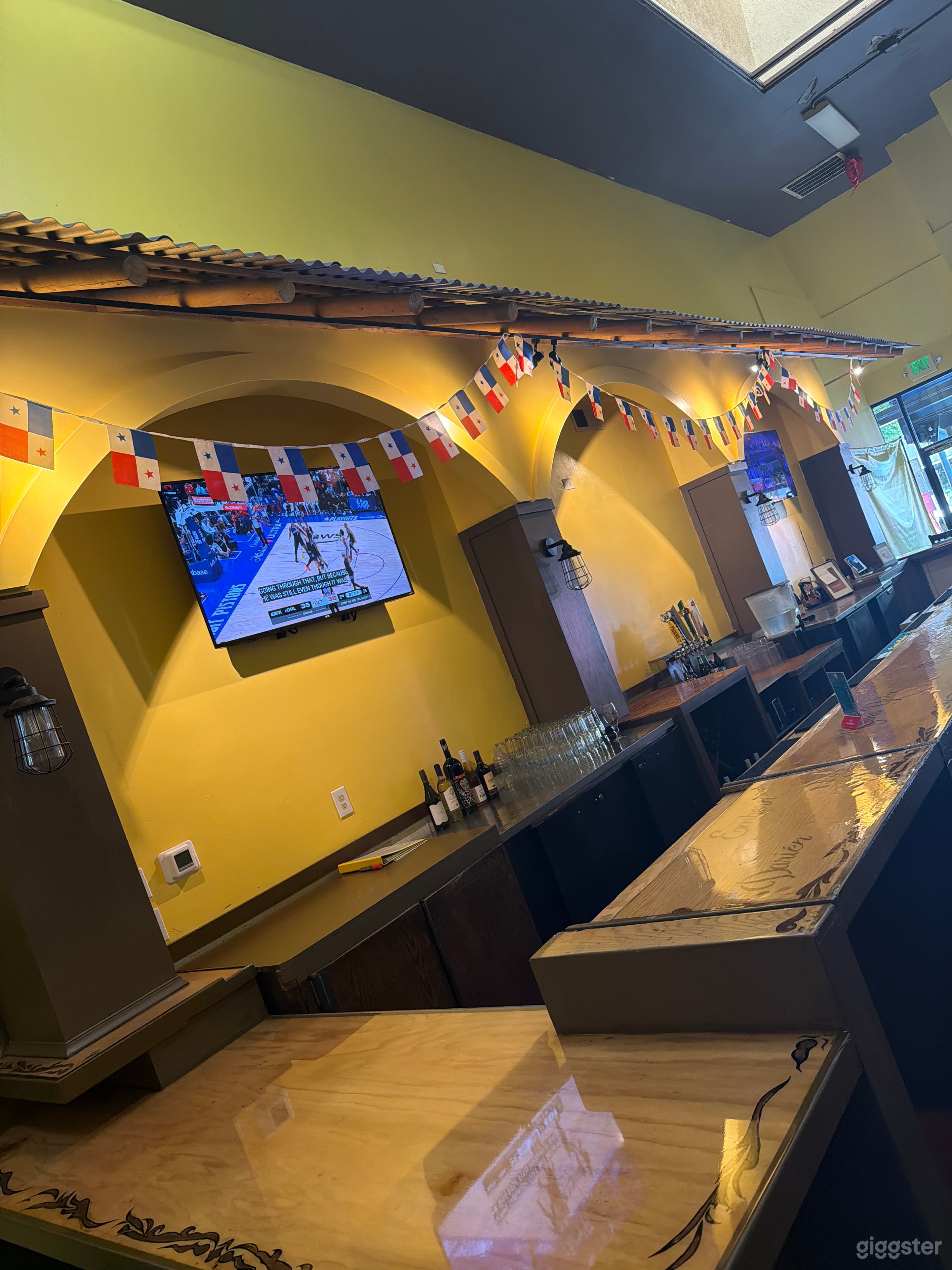Escape to the Caribbean in the City of Long Beach (Buyout) Photo 3