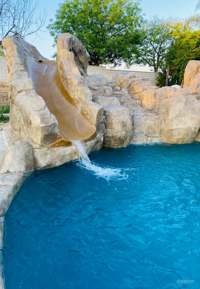  Retiro privado en la piscina con palmeras. 