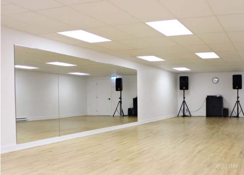 Chic Downstairs Dance Studios Buyout Photo 4