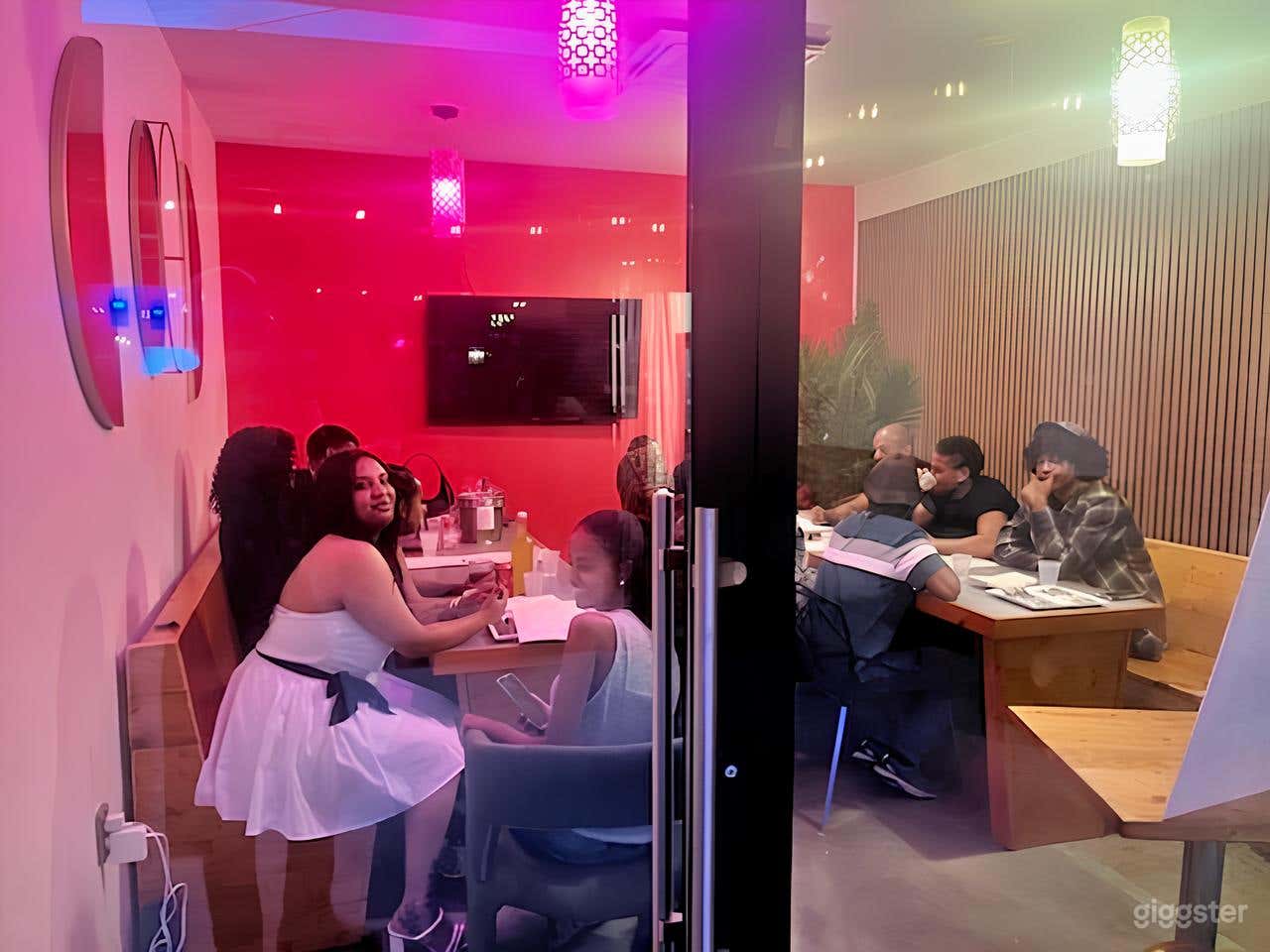 Private Dining Room for 16 Guests Photo 1