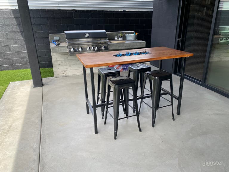  Modern Industrial residence with Pool 