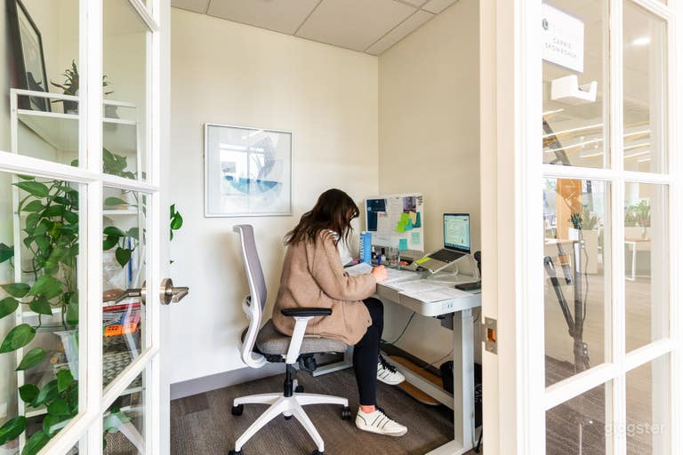  Conducive Mini Meeting Room For 1 