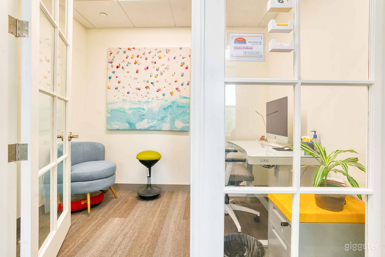 Conducive Mini Meeting Room For 1 Photo 3