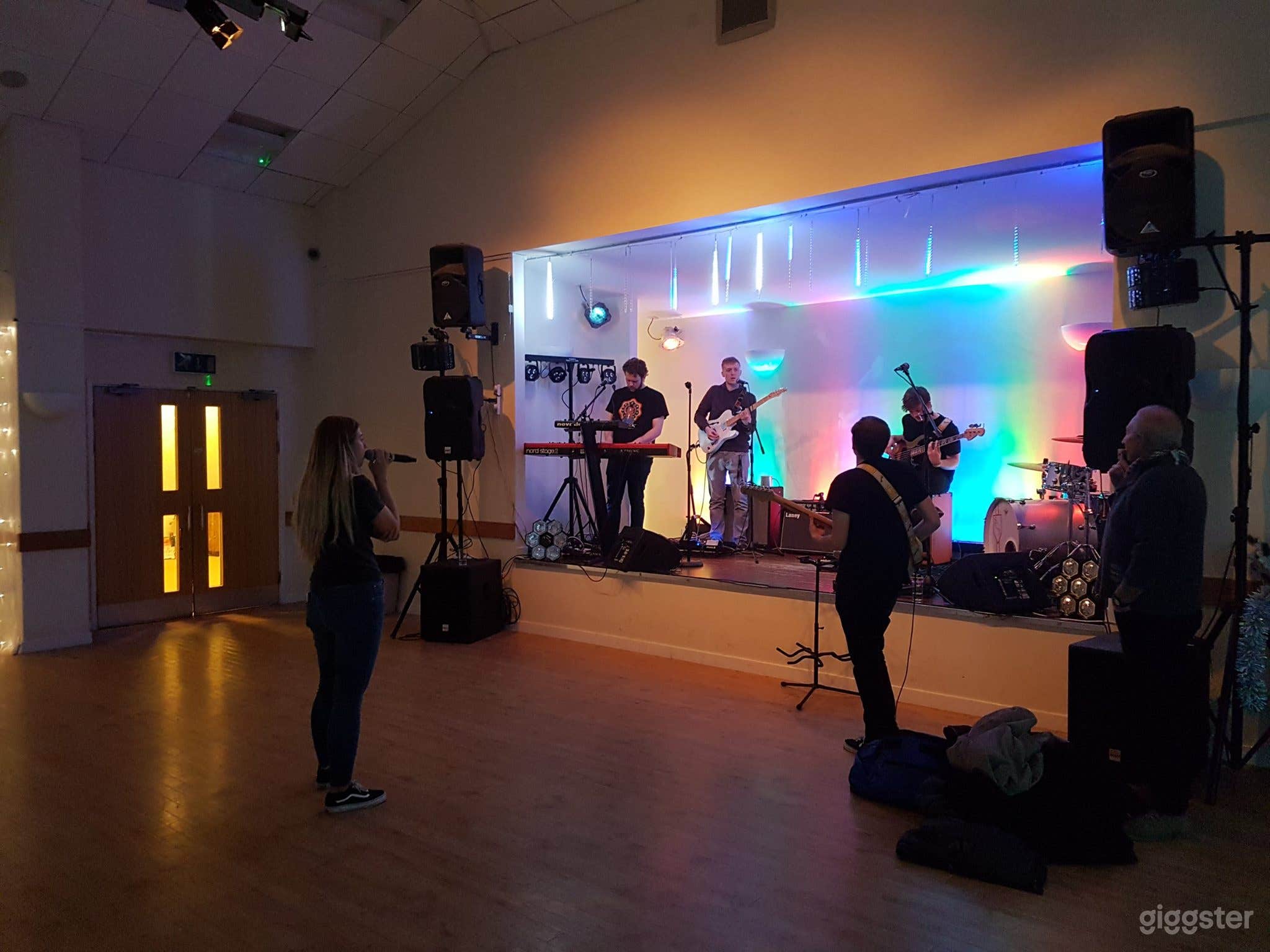 Beautiful Main Hall for Celebrations Photo 1