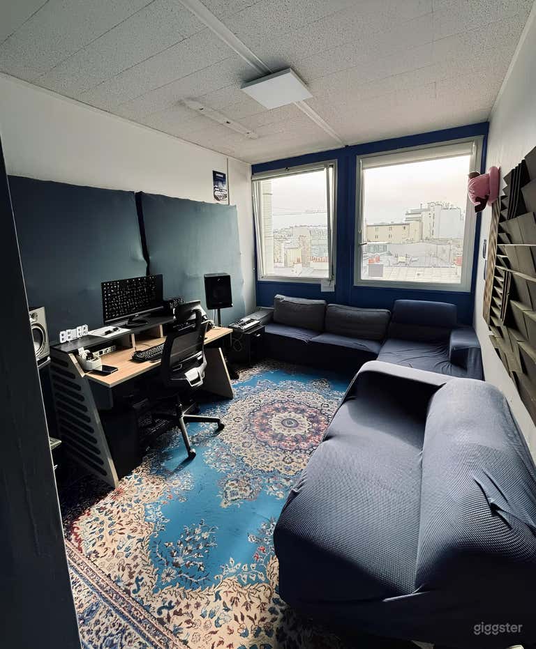  Studio Créatif Lumineux avec Cour et Espaces Communs 