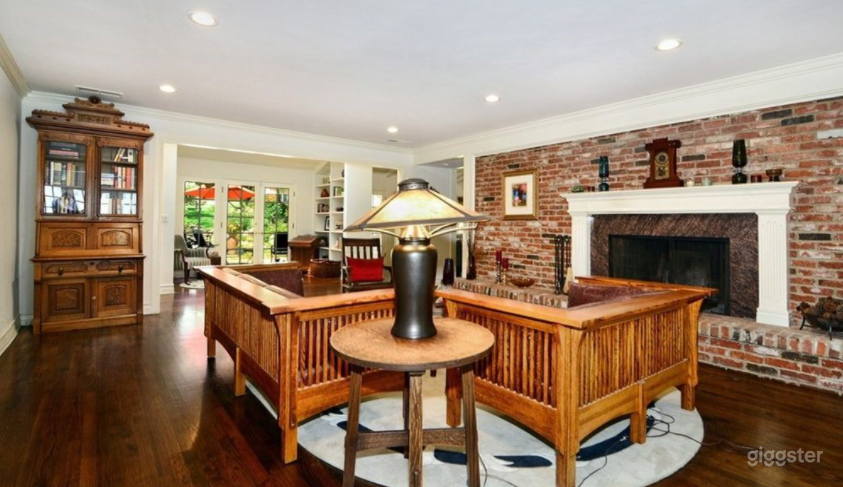 An enchanting  home with a small Italian villa Photo 1