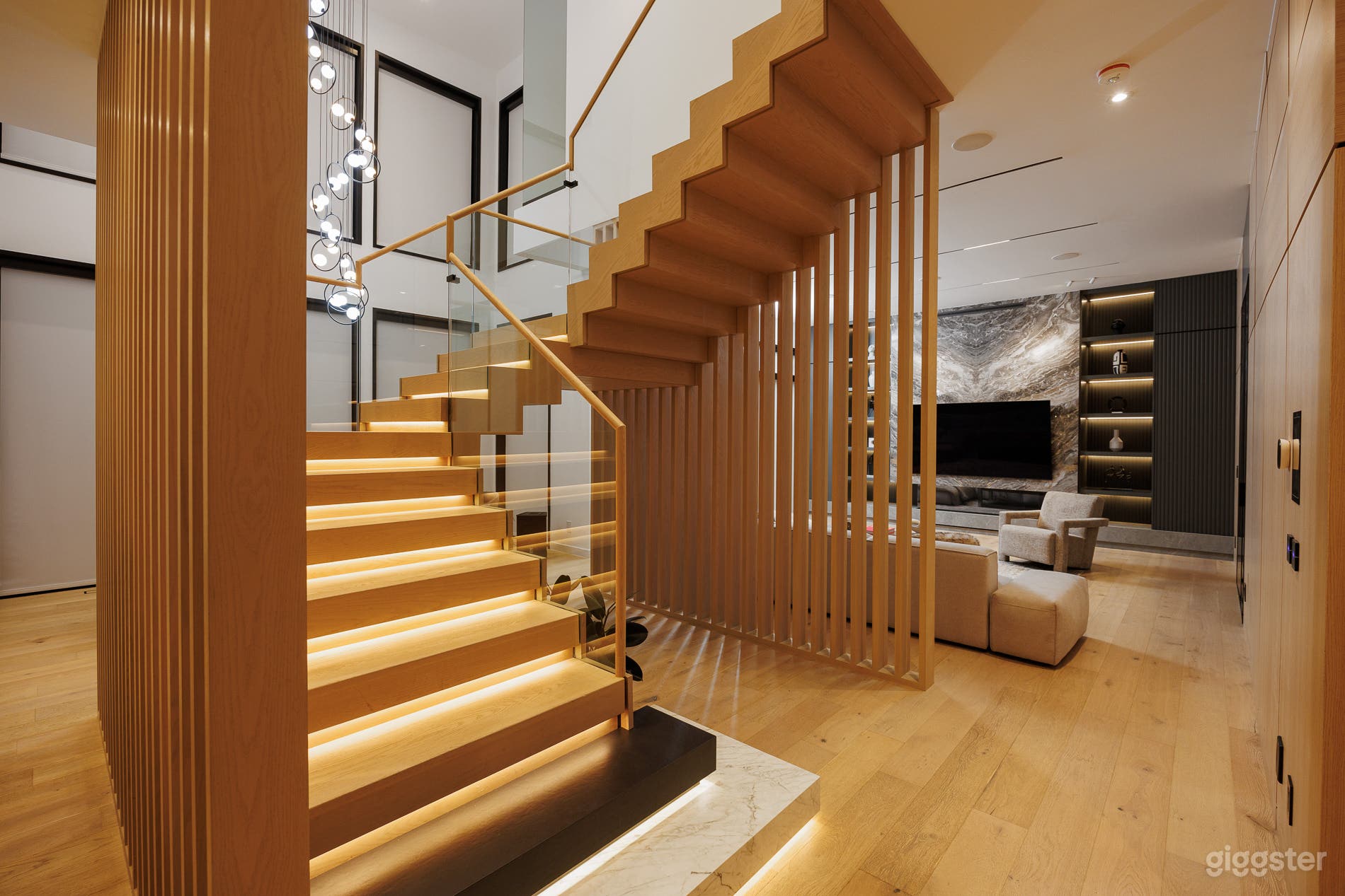 Newly Built Modern Home Photo 4