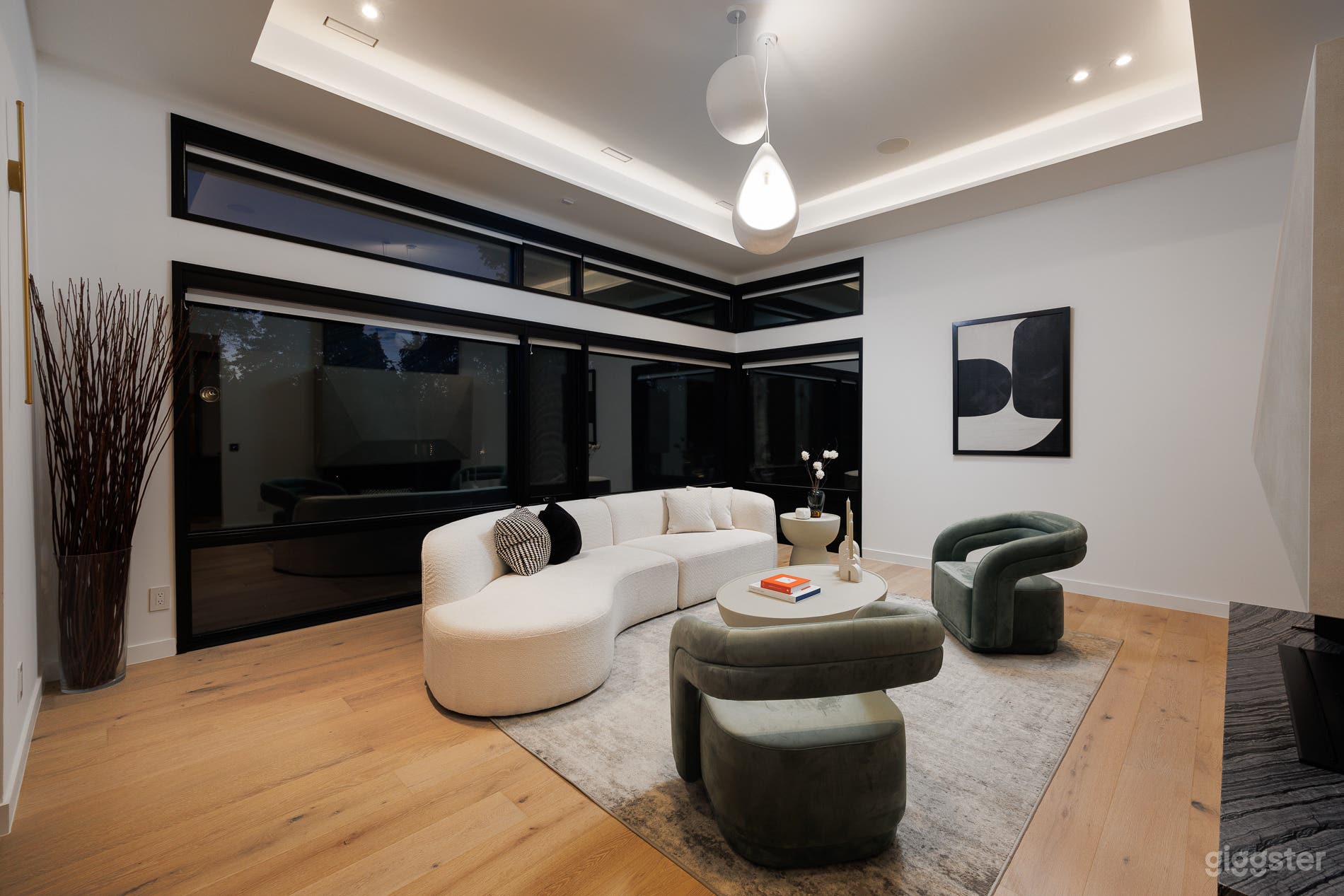 Newly Built Modern Home Photo 3