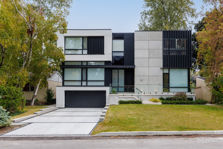  Casa moderna recién construida 
