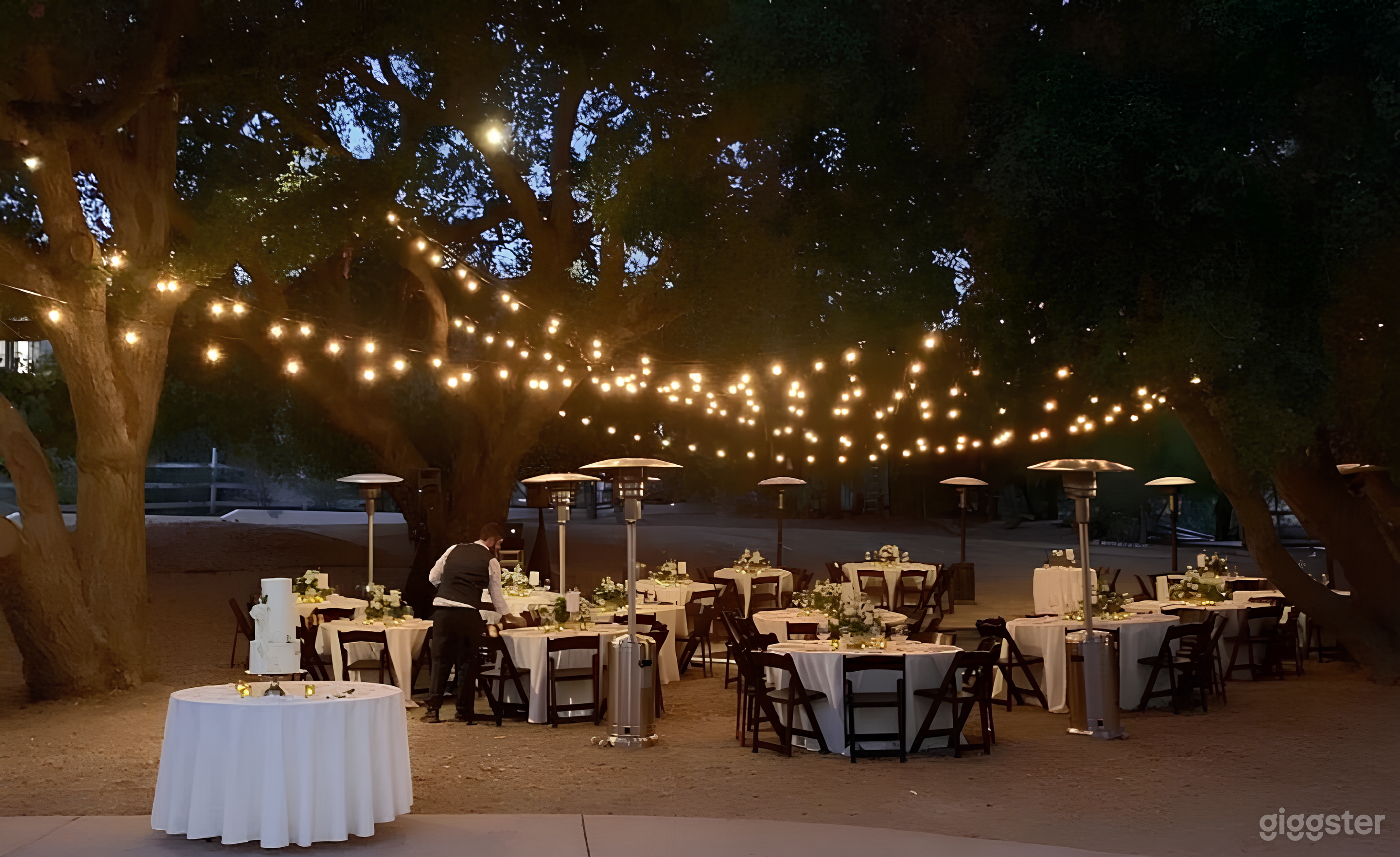 Modern Topanga Estate with Panoramic Canyon Views Photo 4