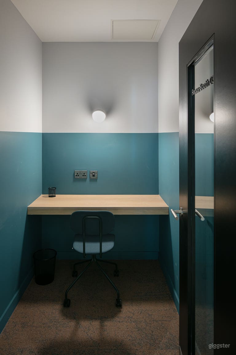  Focus Booth for Meeting and Coaching Session 
