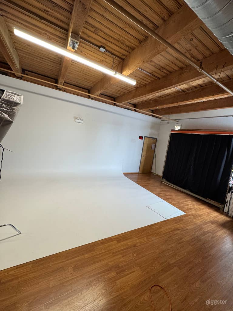  16ft Cyc Wall + Creative Sets & LED Light Wall 