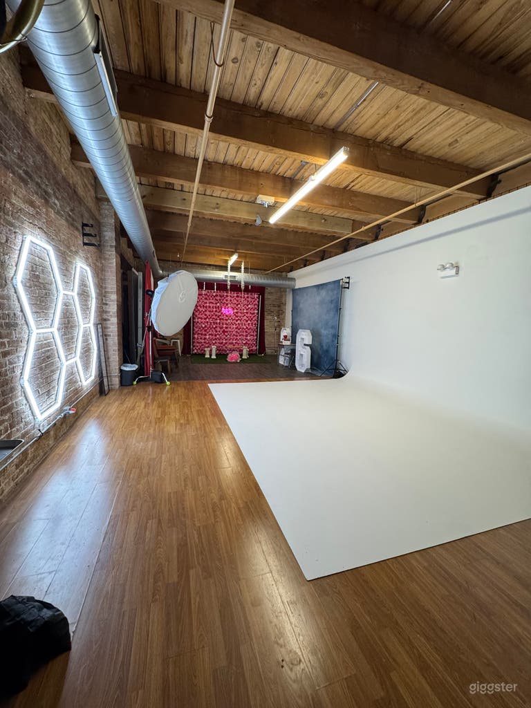  White Cyc Wall Studio + Graduation/Spring Sets & LED Wall 