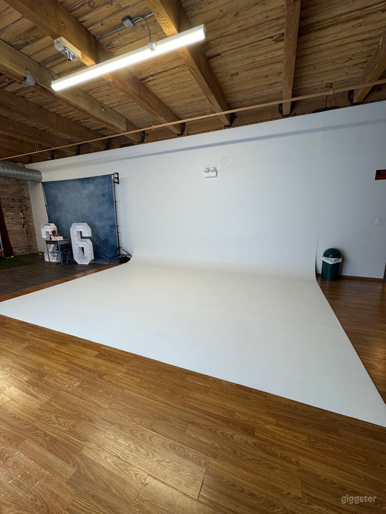  White Cyc Wall Studio + Graduation/Spring Sets & LED Wall 