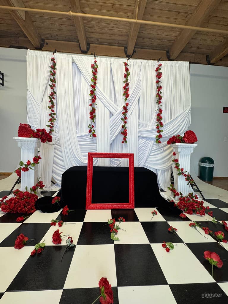  Valentine’s Day Photo Studio w/ Two Romantic Sets & LED Wall 