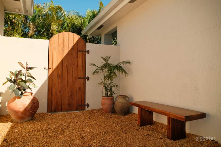  Organic Warm Creative Home w/ Tropical Backyard 
