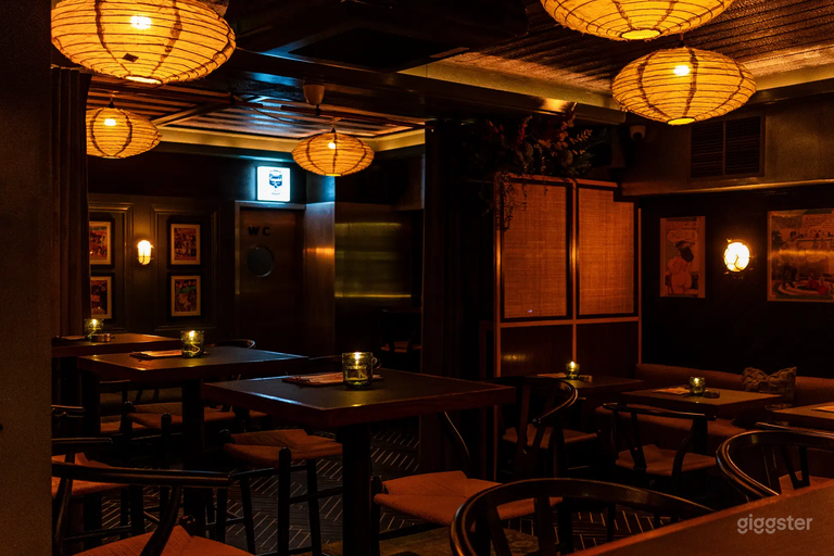  The Development Bar & Table: Privater Barbereich im Erdgeschoss 