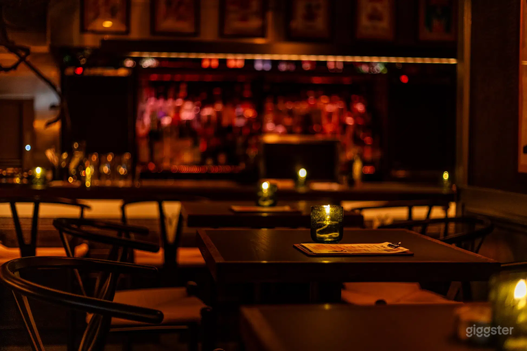  The Development Bar & Table: Privater Barbereich im Erdgeschoss 