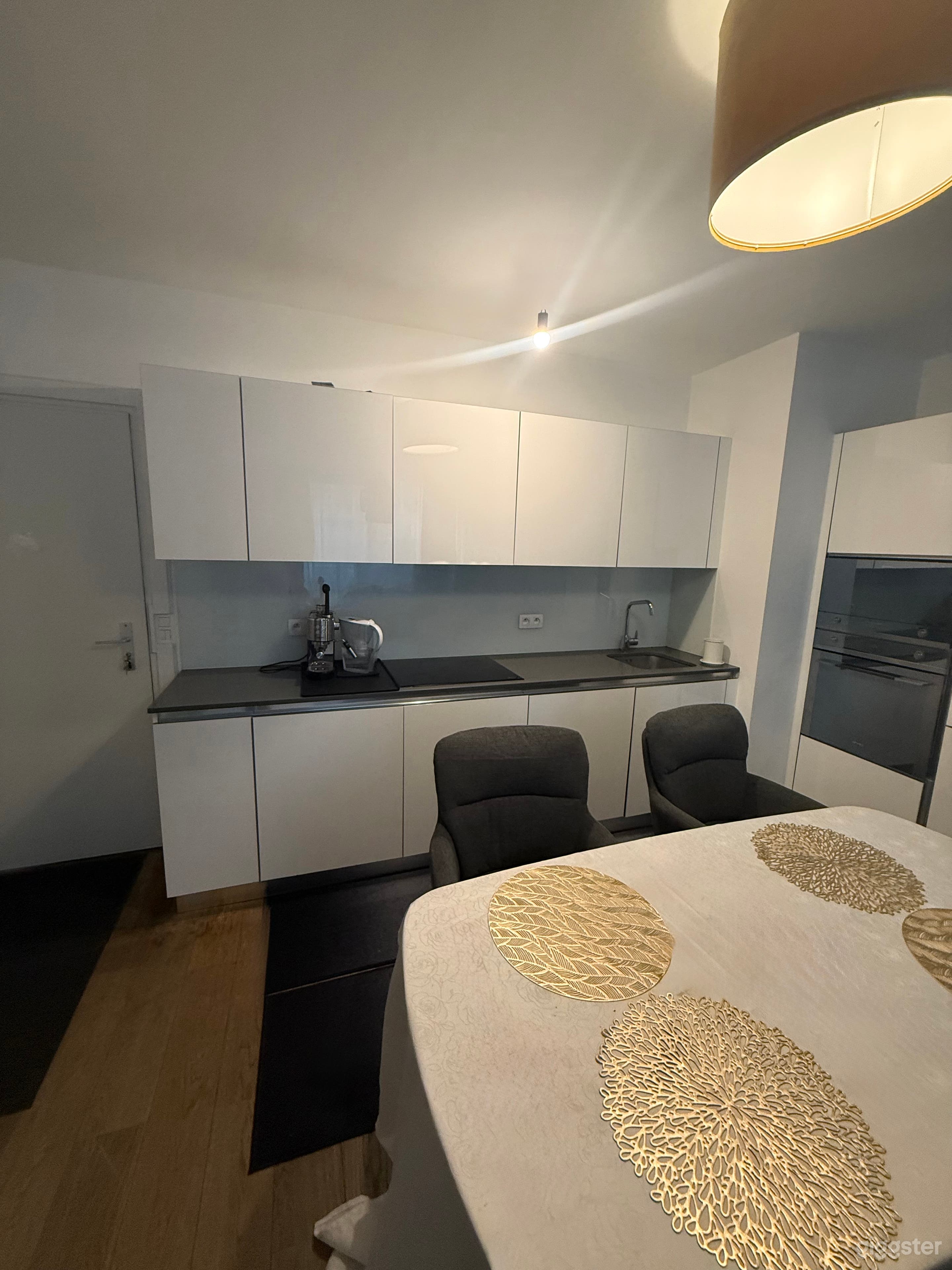 Modern Lifestyle & Fashion Apartment - Toison D'or Brussels Photo 2