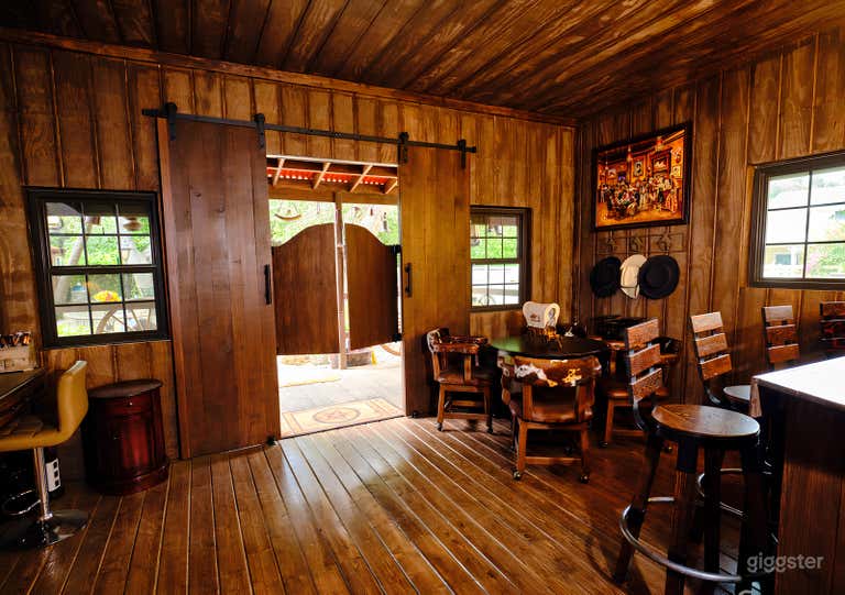  Cowboy Ranch & Saloon 