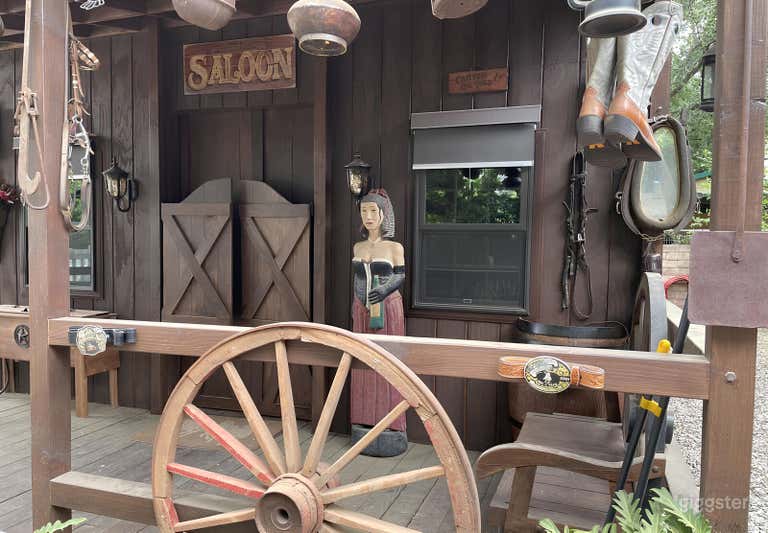  Cowboy Ranch & Saloon 