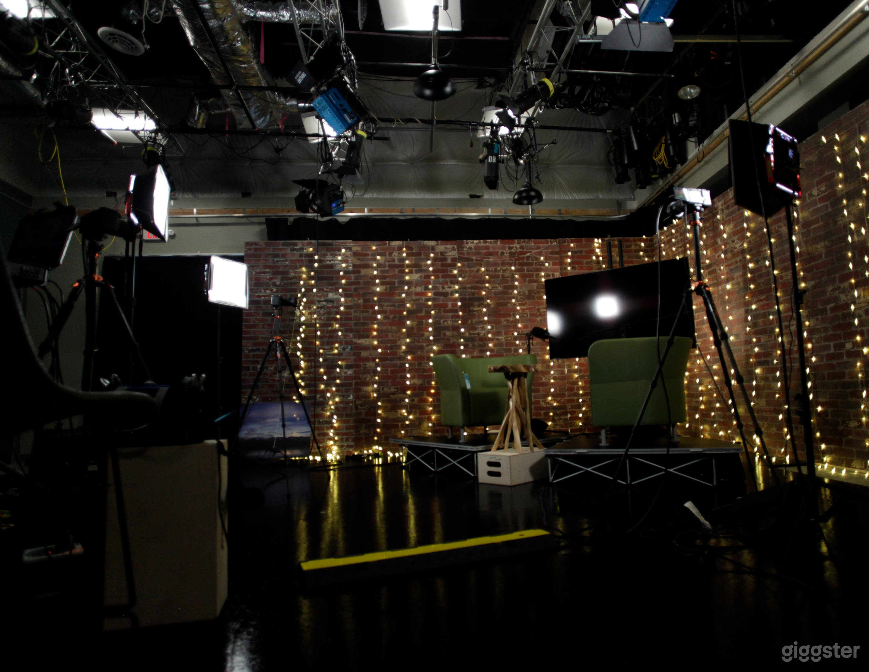 Another wide shot of the bottom side of the studio
